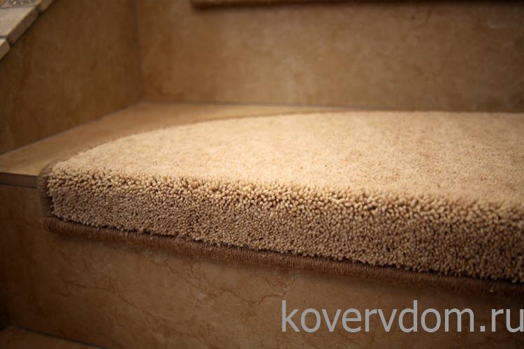 Ковровые ступеньки HIGHT-класс с укладкой на лестницу
